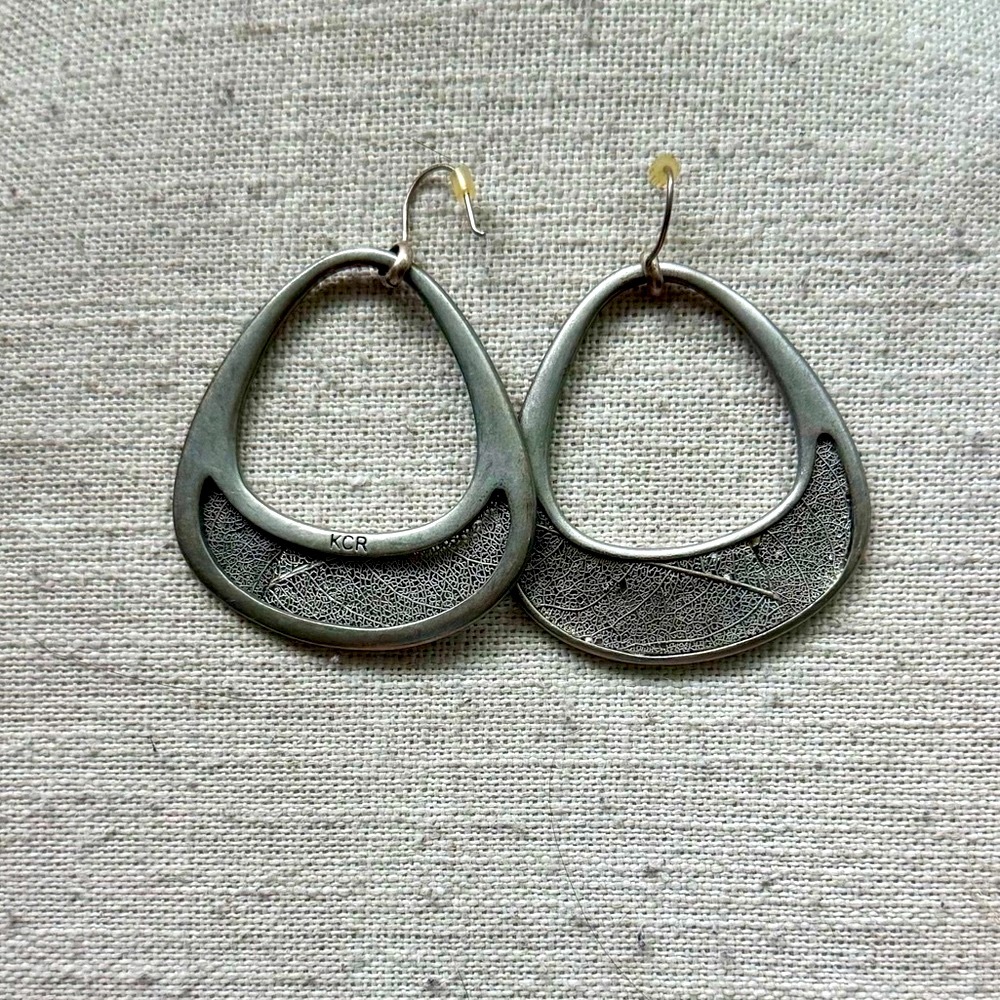 Kenneth Cole Reaction Textured Cleopatra Earrings